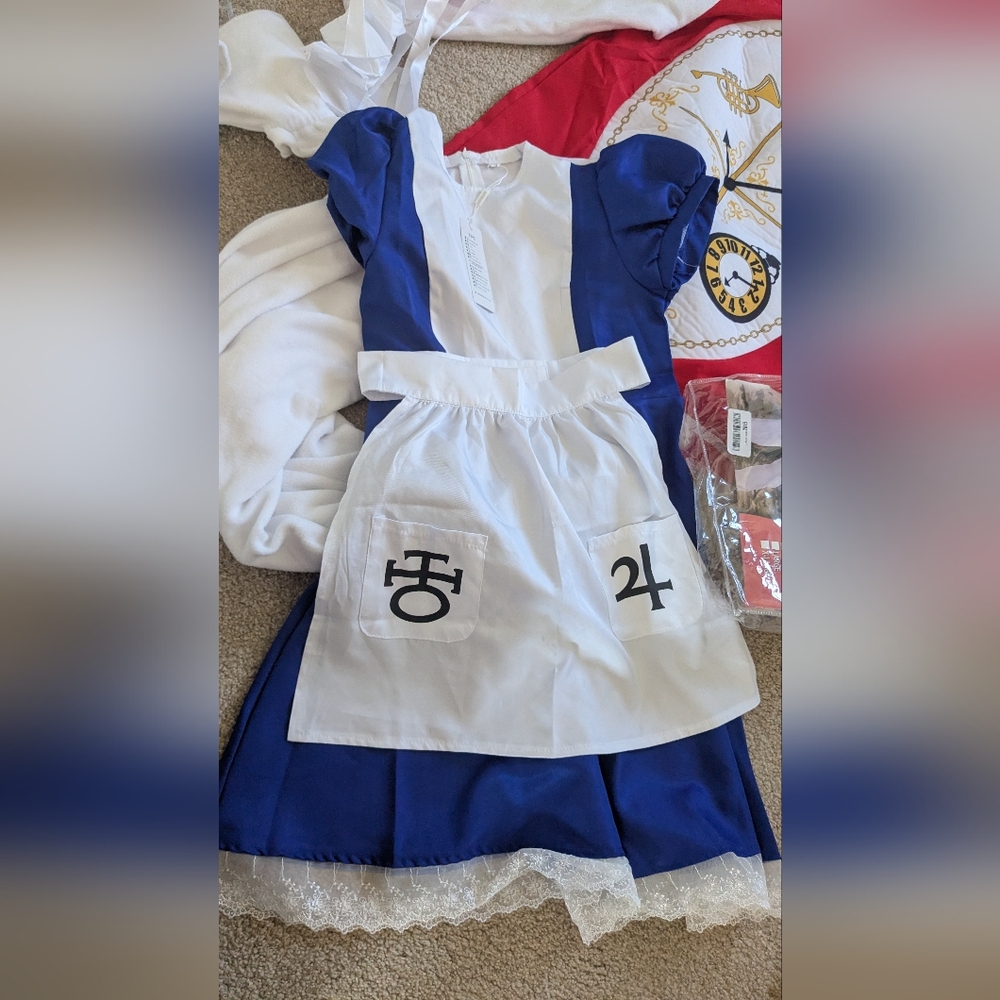 White Rabbit And Alice Set - Picture 2 of 15
